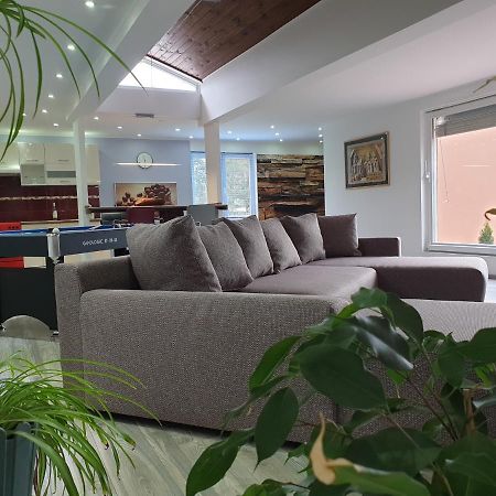 Luca Apartman Papa Villa Kültér fotó